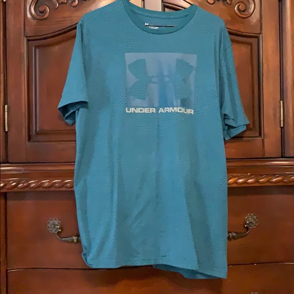 Under Armour T-shirt